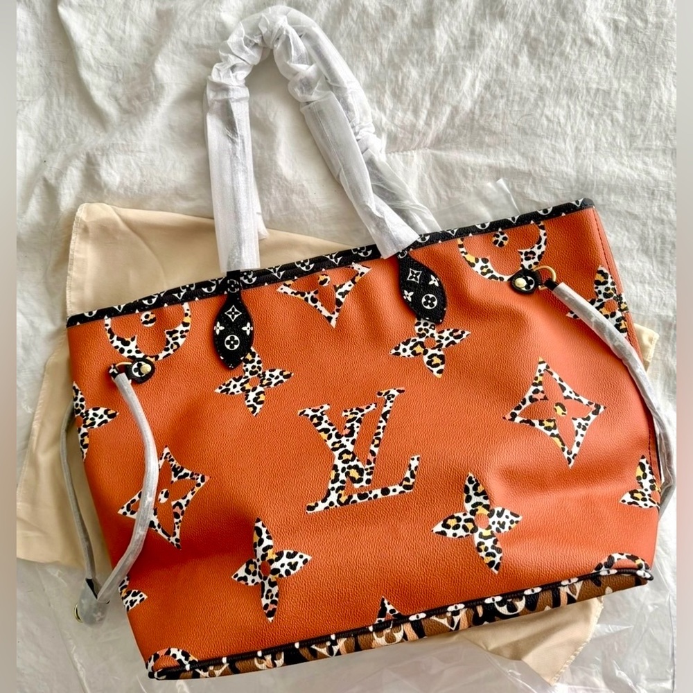 👑✅PRICE FIRM✅ Stylish Jungle Print Large Tote Bag. Brand new! - Picture 3 of 16